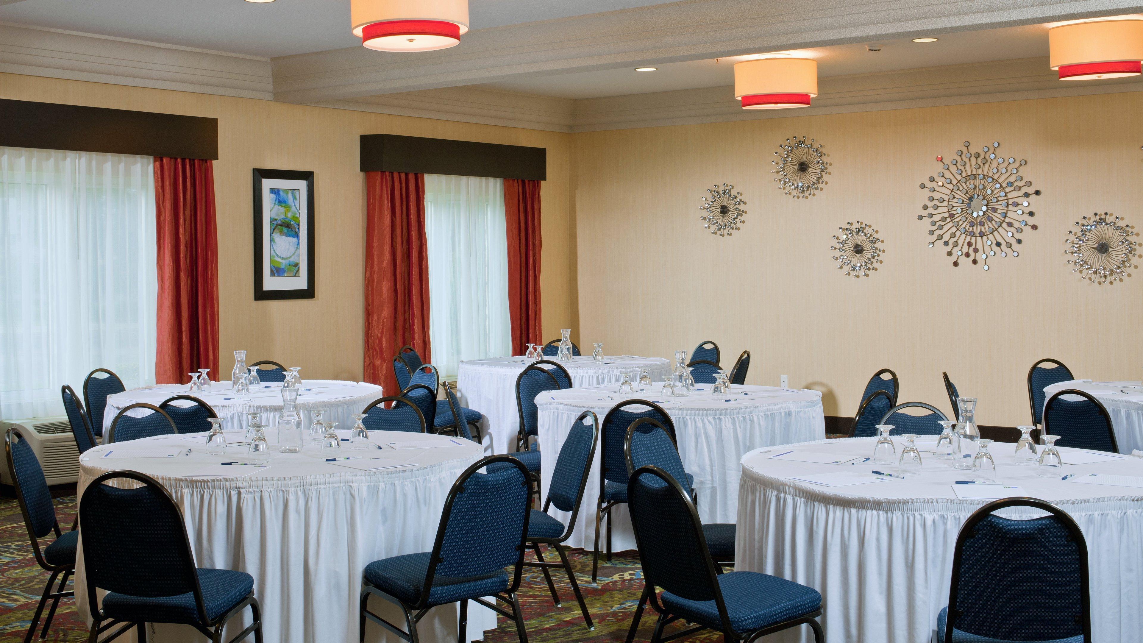 Holiday Inn Express Hotel & Suites Saginaw By Ihg Exteriör bild