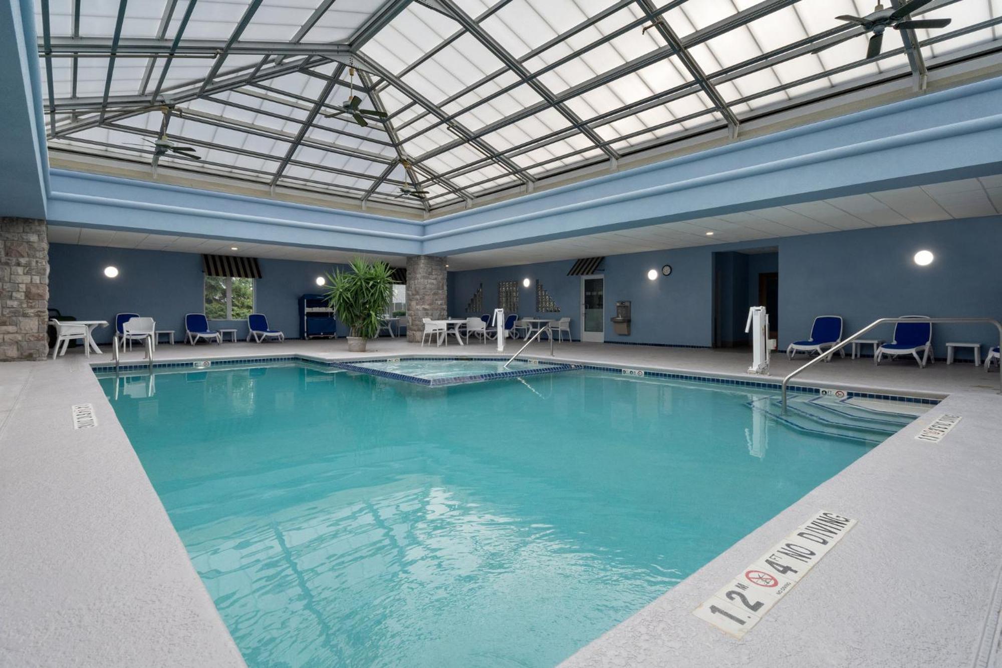 Holiday Inn Express Hotel & Suites Saginaw By Ihg Exteriör bild