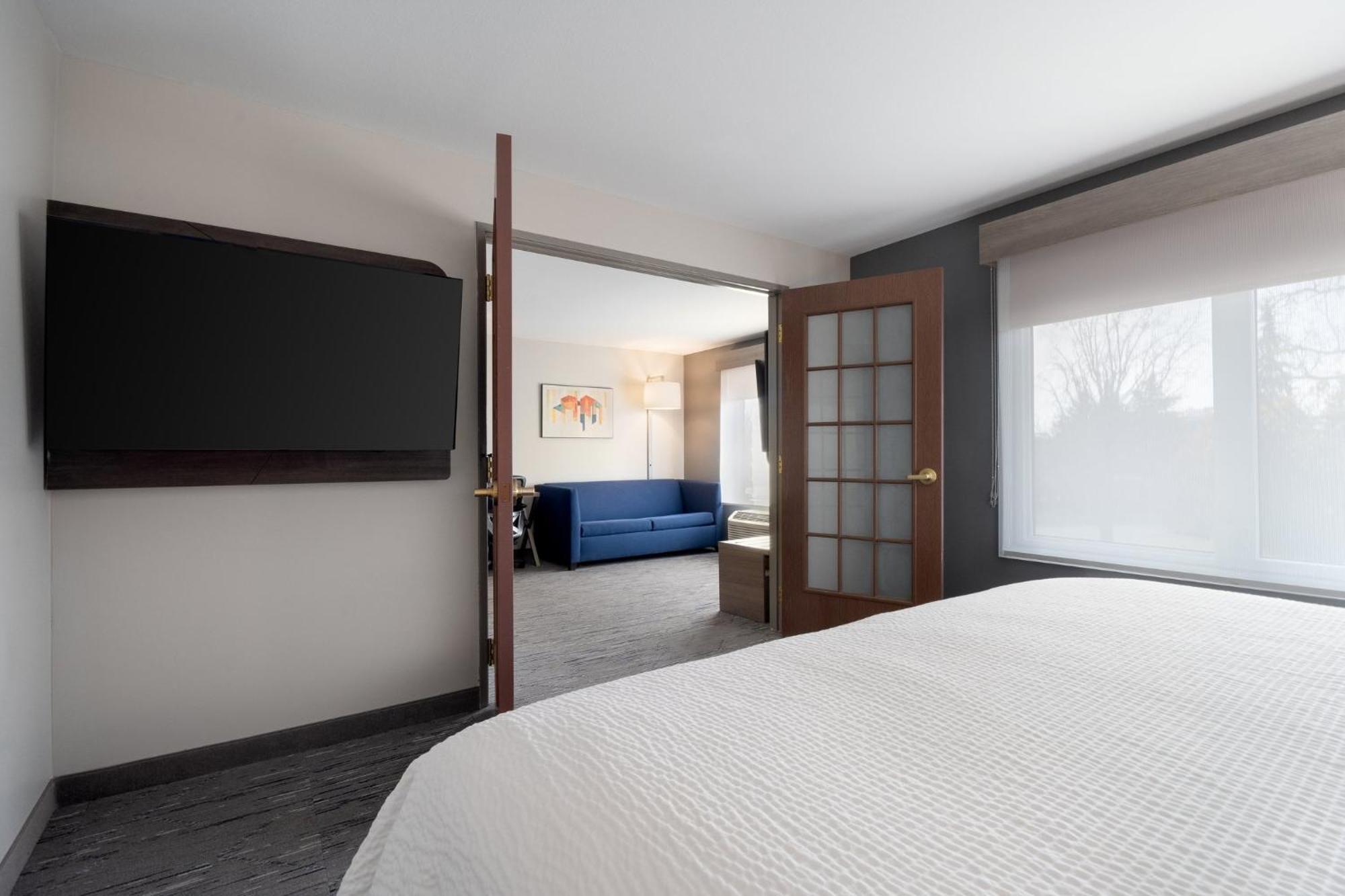 Holiday Inn Express Hotel & Suites Saginaw By Ihg Exteriör bild